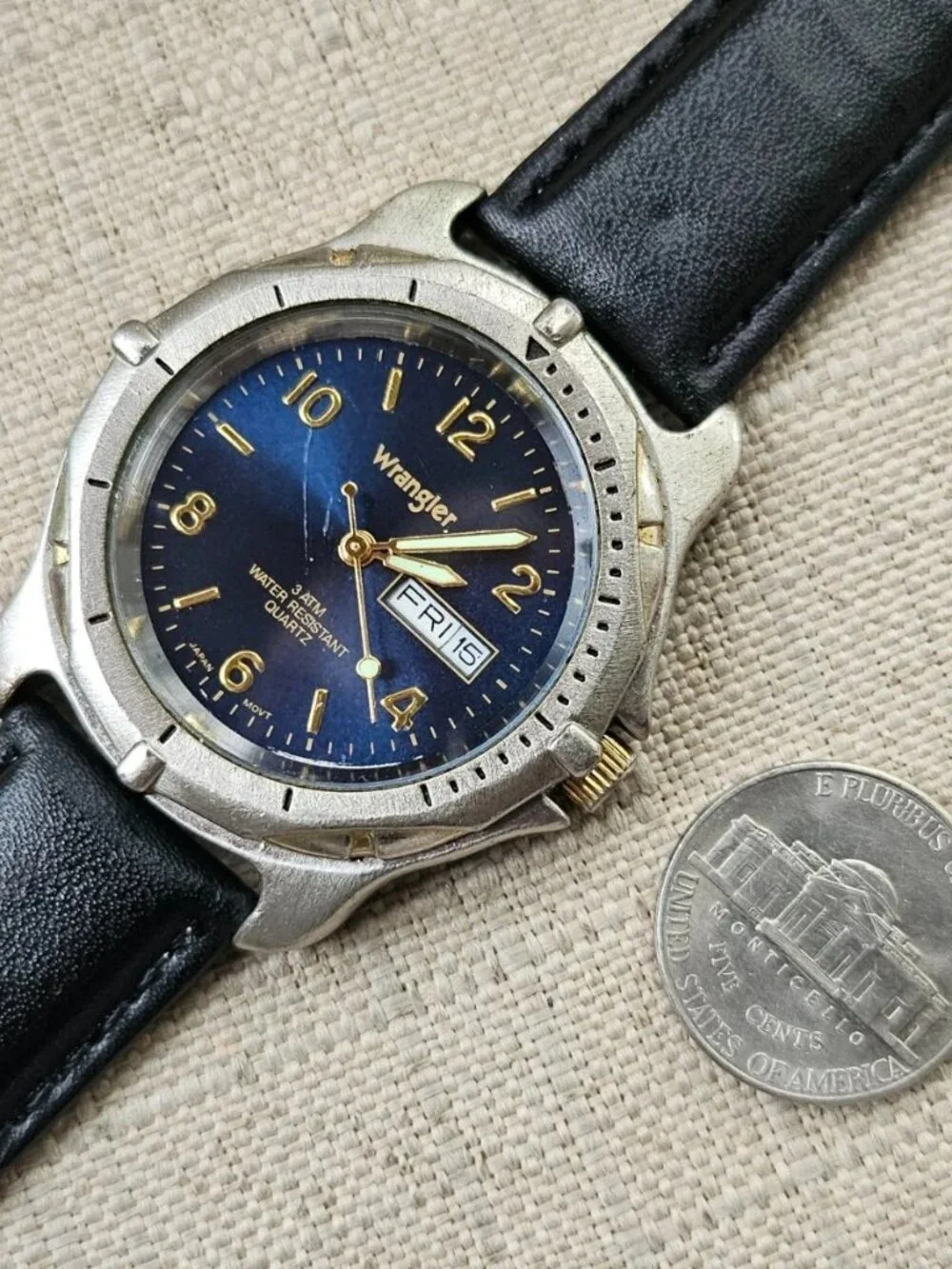 Vintage Wrangler Men Wristwatch Silver Tone Case Day/Date Calendar Quartz Watch